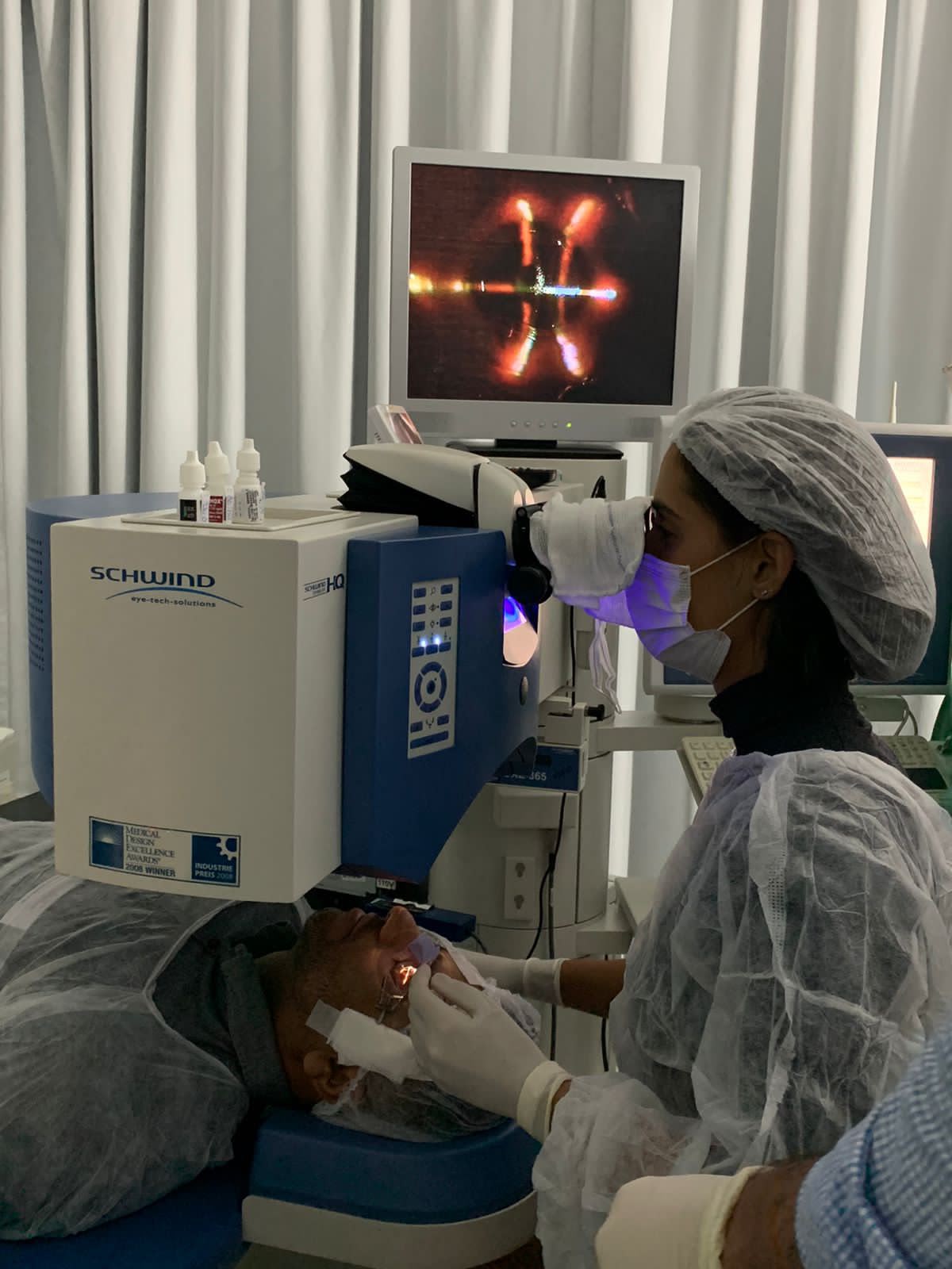 Cirurgia refrativa a laser no COE